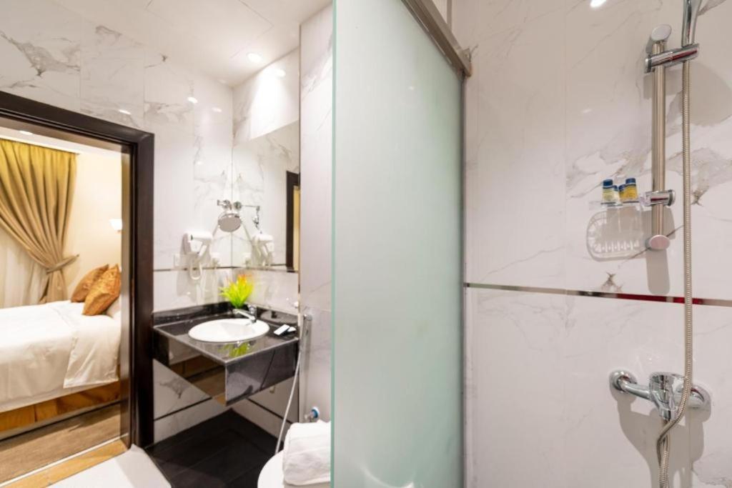 بلسم العائلة للوحدات السكنية المفروشة Family Balsam Furnished Units Джеда Екстериор снимка
